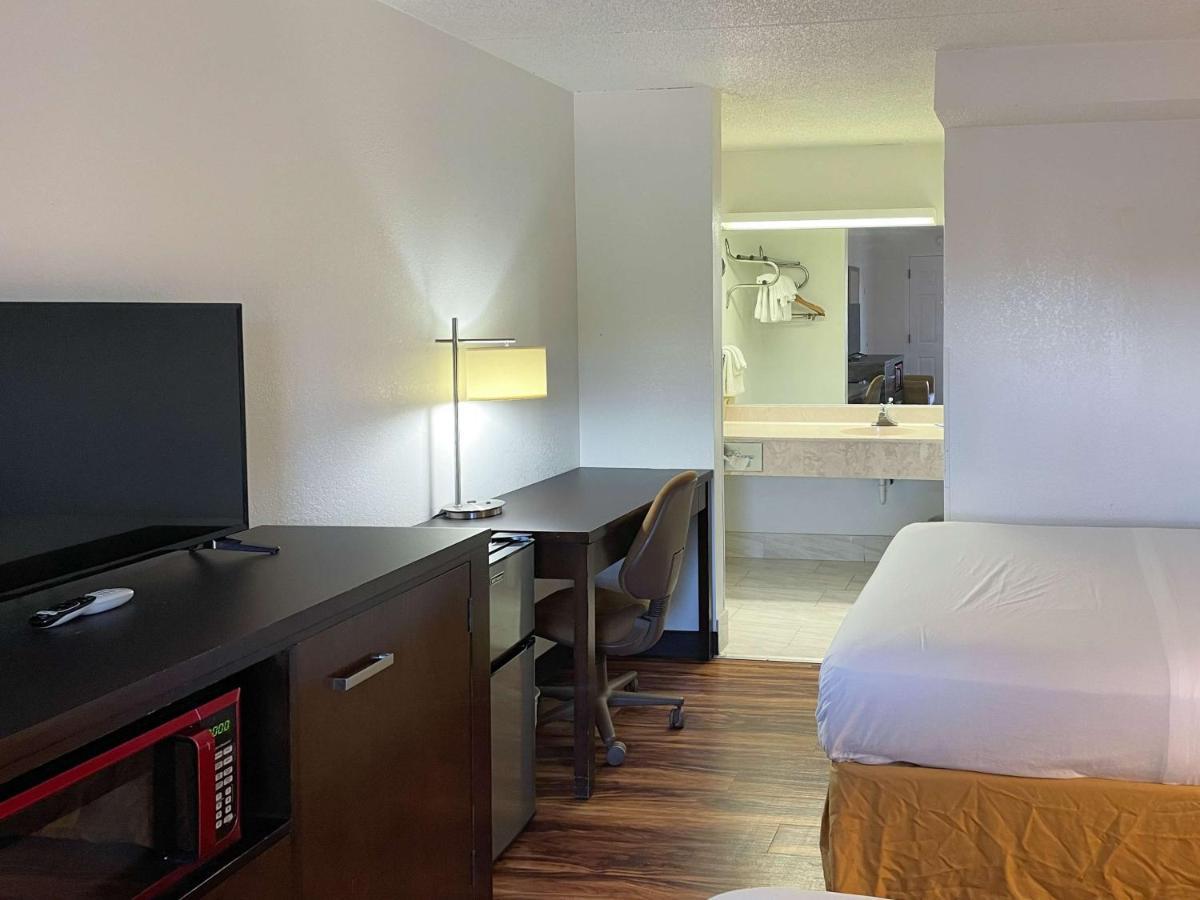 Motel 6 Fancy Gap Va Bagian luar foto